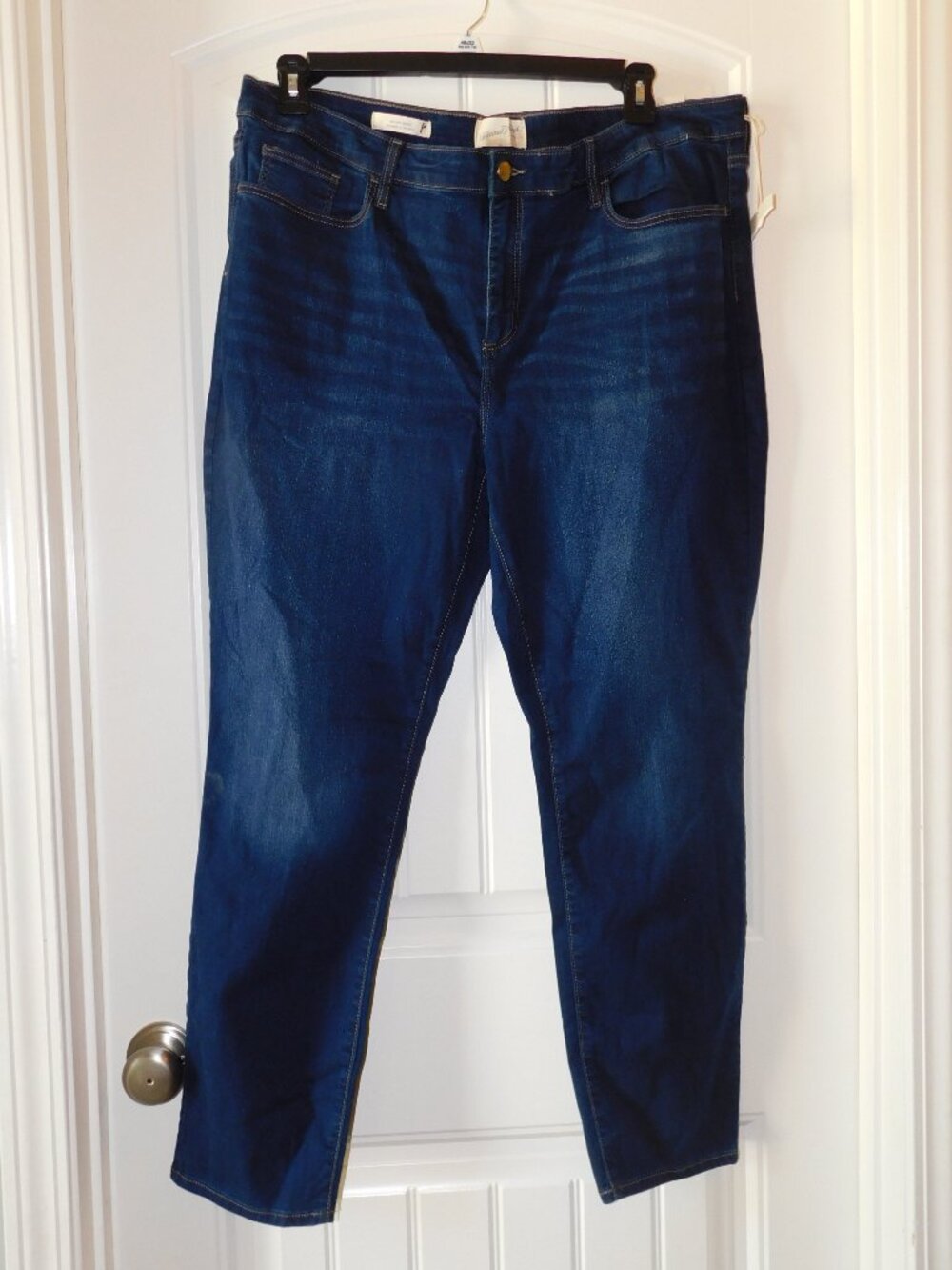 Universal Threads Size 16R Mid Rise Skinny Jeans
